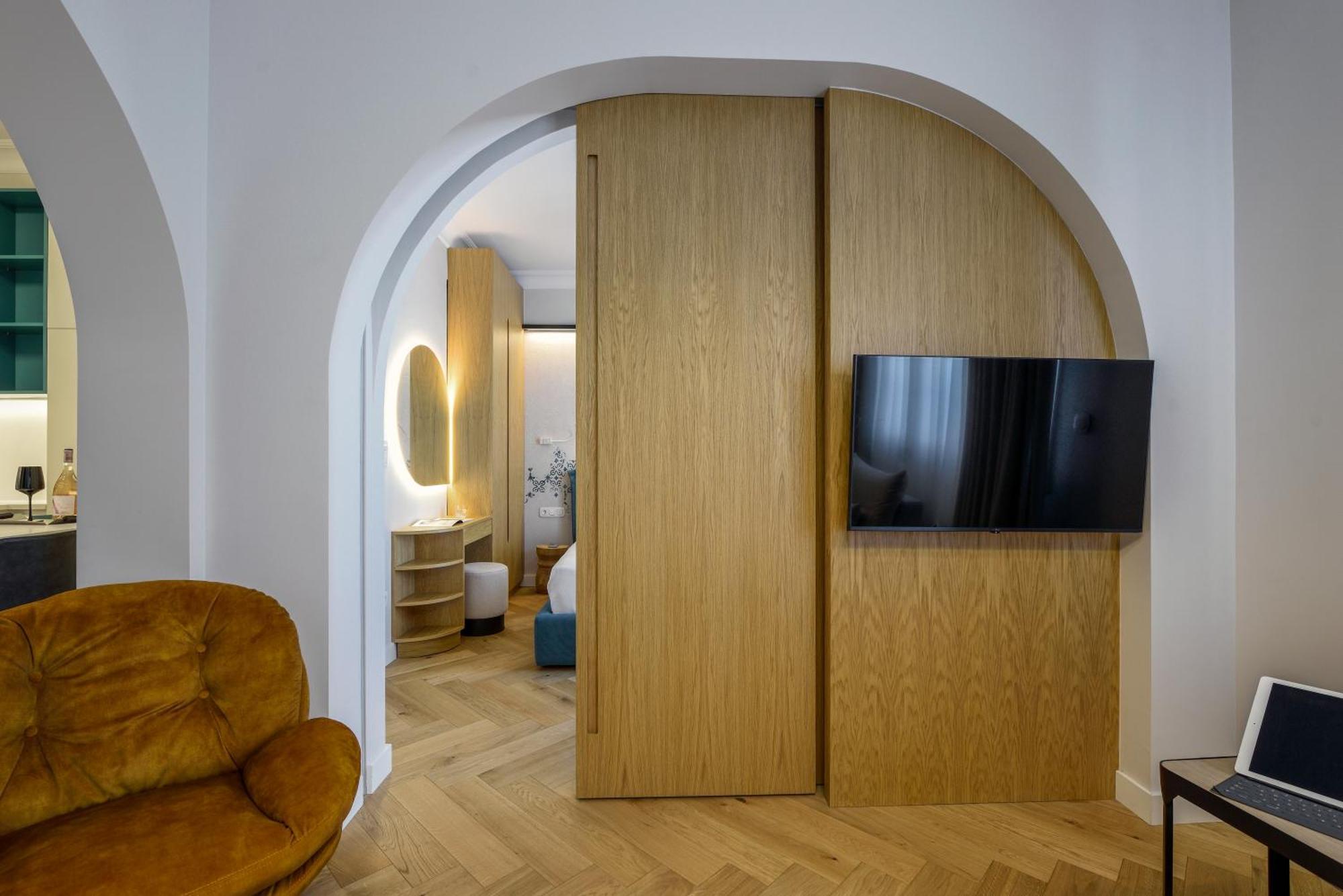 Queen Apartment Thessaloniki By Luxlikehome Exterior photo