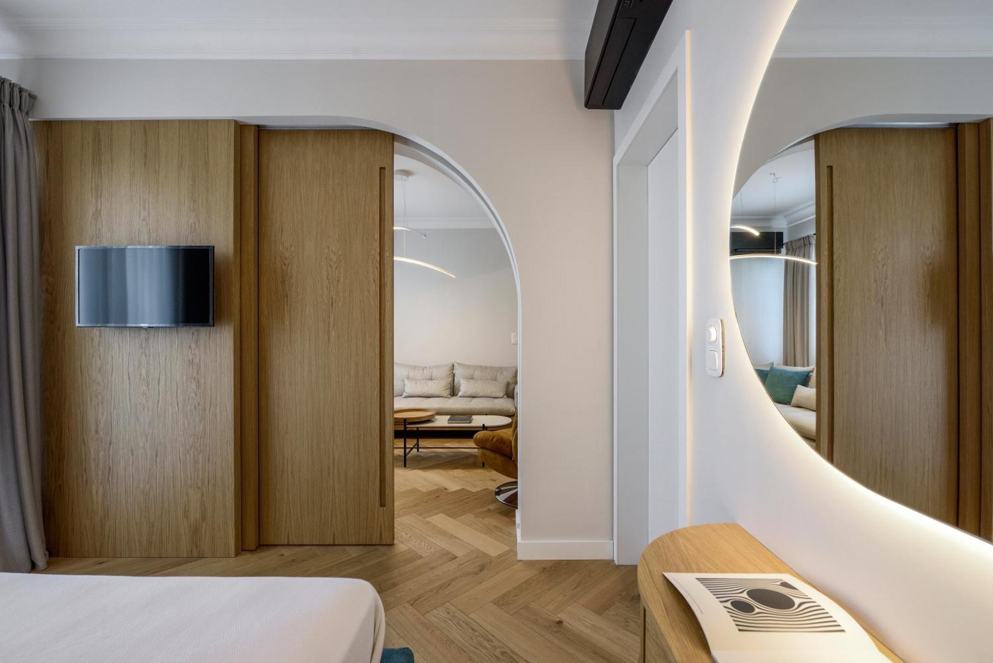 Queen Apartment Thessaloniki By Luxlikehome Exterior photo